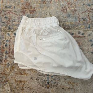Lululemon Hotty Hot Low Rise Short 2.5”